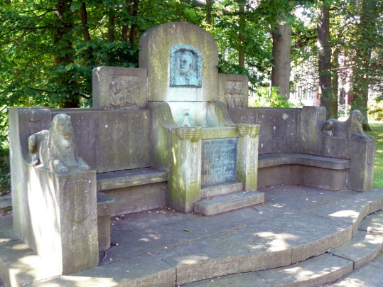 Kreusler Brunnen Arolsen 090703