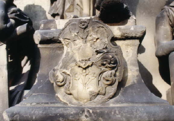 Wappen am Denkmal 1990